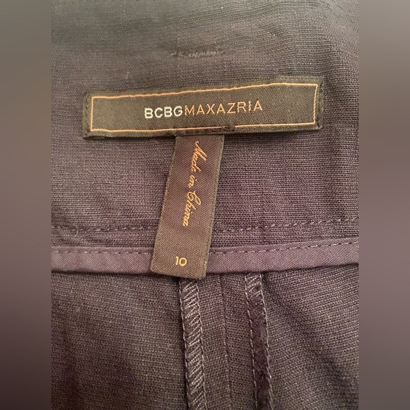 BCBG Woman’s Navy Shorts Size 10 - Picture 4 of 5